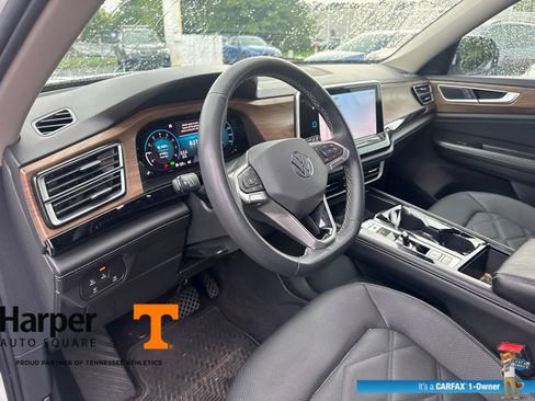 Used 2024 Volkswagen Atlas SE FWD image 14