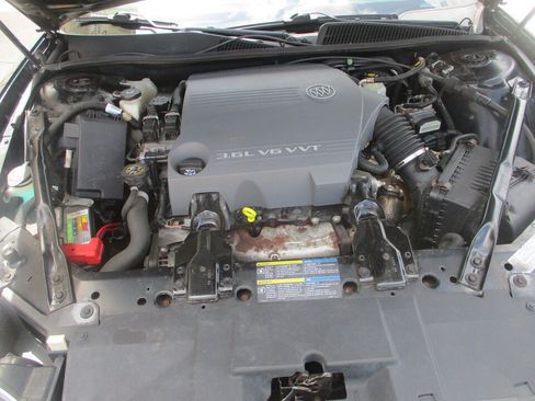 Used 2005 Buick LaCrosse CXS w/ Gold Convenience Package FWD image 4
