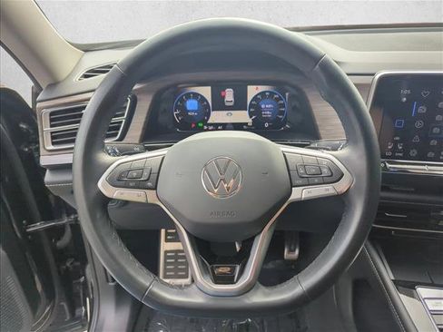 Used 2024 Volkswagen Atlas SEL Premium R-Line image 11