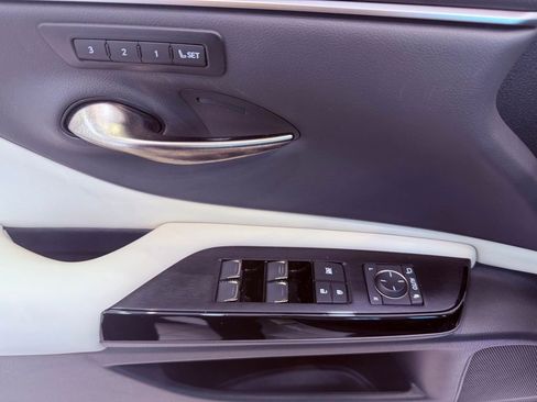 Certified 2024 Lexus ES 300h 300h NAV/PARK AST/NEW TIRES/1- w/ Premium Package image 18