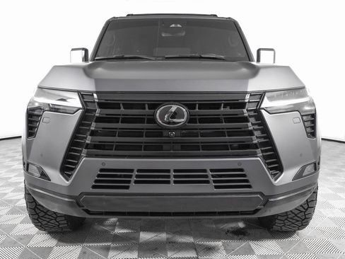 Used 2025 Lexus GX 550 w/ Cold Area Package image 3