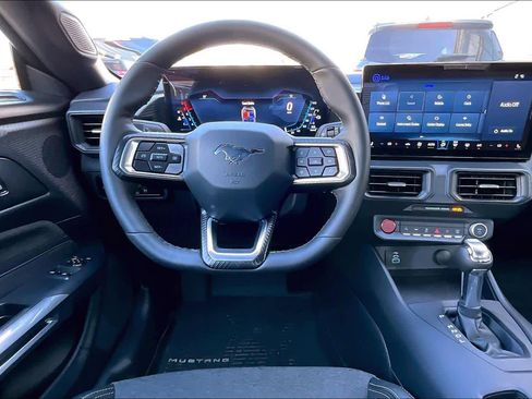 Used 2025 Ford Mustang Coupe image 6