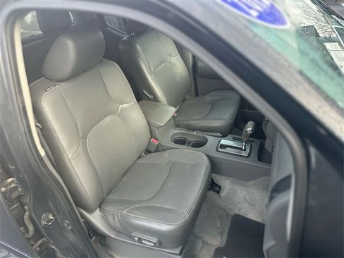 Used 2012 Nissan Frontier SL image 25