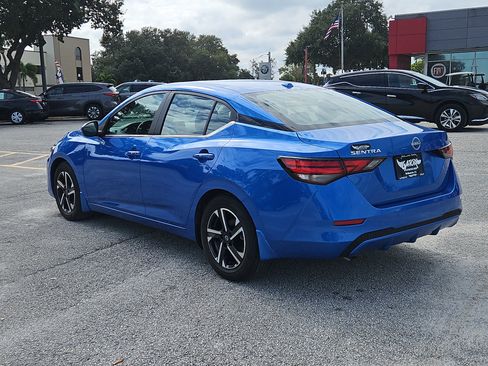 Used 2025 Nissan Sentra SV image 3