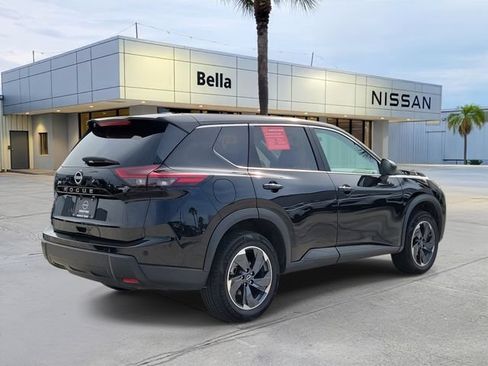 Used 2025 Nissan Rogue SV FWD image 6