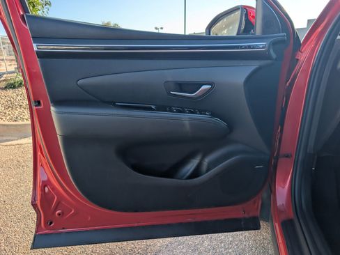 Used 2023 Hyundai Tucson Limited image 11