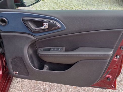 Used 2015 Chrysler 200 S w/ Navigation & Sound Group I FWD image 22