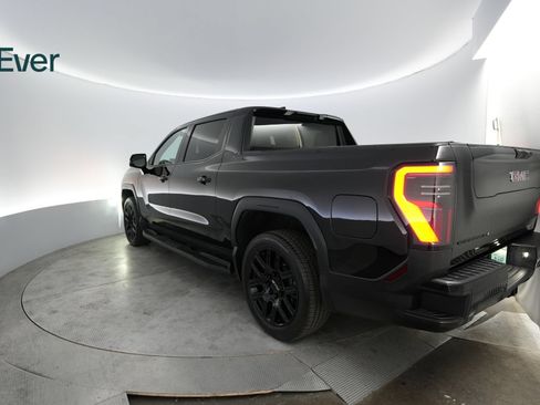 Used 2026 GMC Sierra EV Elevation w/ LPO, Elevation Dark Package AWD/4WD image 3