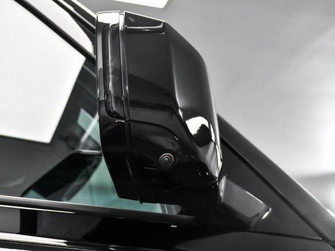 Used 2024 Land Rover Defender 130 X image 64