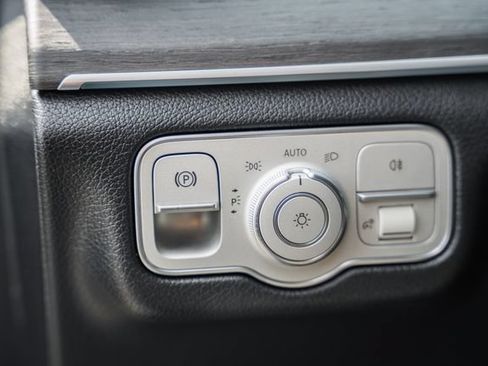Used 2021 Mercedes-Benz GLS 450 4MATIC image 44
