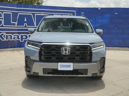 New 2026 Honda Pilot Touring image 2