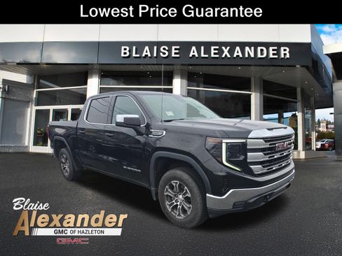 Used 2022 GMC Sierra 1500 SLE w/ X31 Off-Road Package AWD/4WD image 1