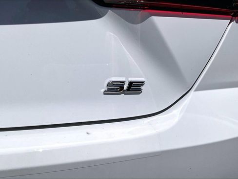 Used 2025 Toyota Camry SE FWD image 21