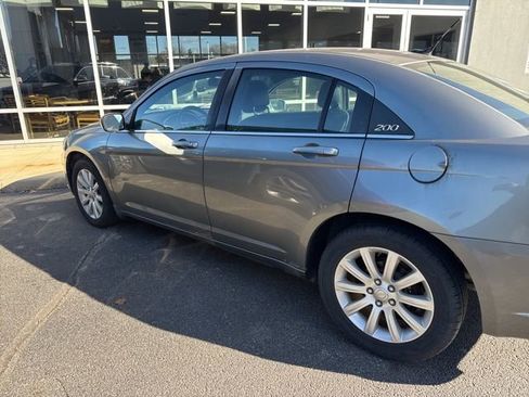 Used 2012 Chrysler 200 Touring image 7