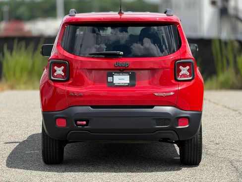 Used 2015 Jeep Renegade Trailhawk w/ Popular Equipment Group AWD/4WD image 4