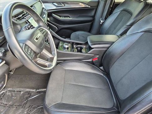 Used 2022 Jeep Grand Cherokee L Laredo AWD/4WD image 15