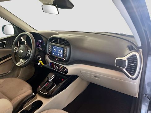 Used 2020 Kia Soul S FWD image 26