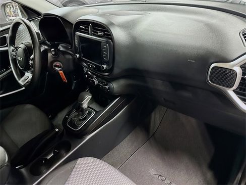 Used 2023 Kia Soul LX w/ LX Technology Package image 30