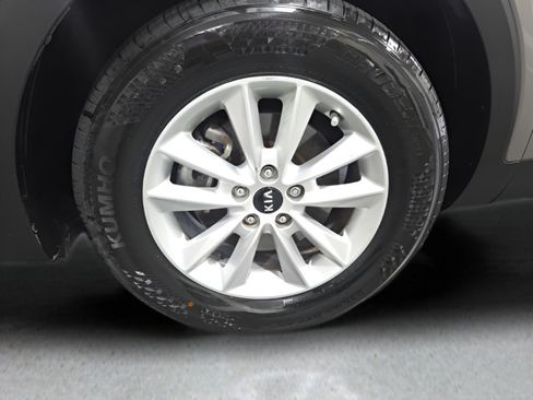 Used 2016 Kia Sorento FWD w/ LX Convenience Package image 7