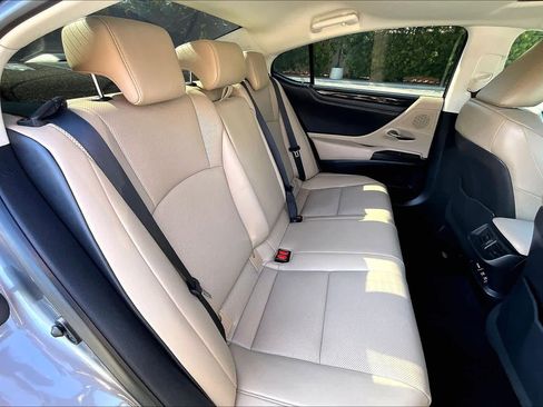 Used 2021 Lexus ES 300h w/ Premium Package FWD image 19
