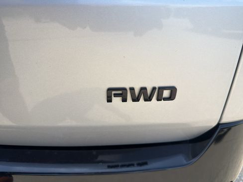 Used 2021 Chevrolet Traverse Premier w/ Redline Edition AWD/4WD image 8