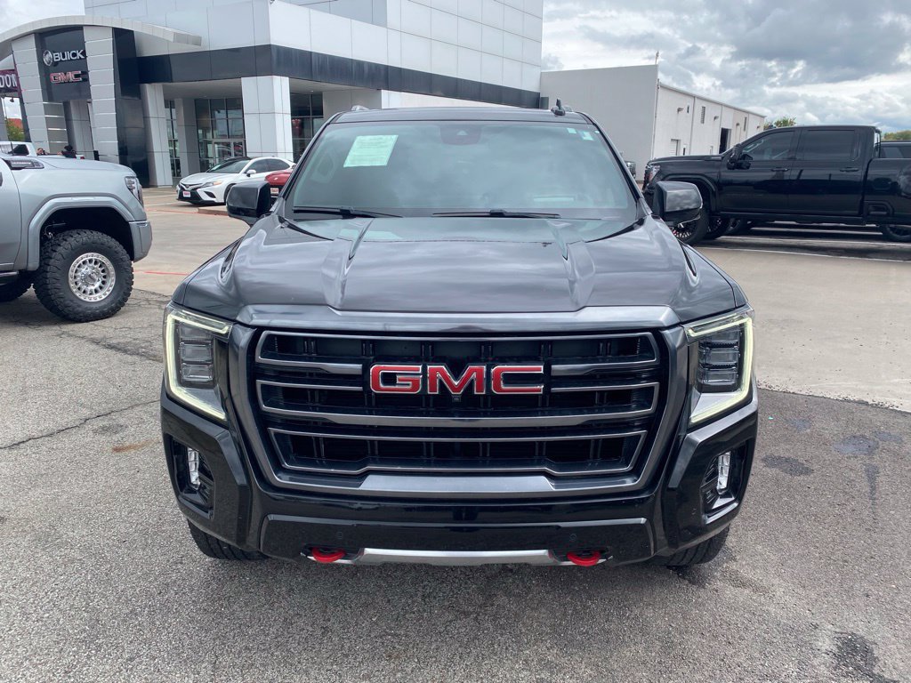 Used 2023 GMC Yukon AT4 w/ AT4 Premium Package AWD/4WD image 8