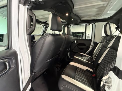 Used 2025 Jeep Wrangler Sport AWD/4WD image 71
