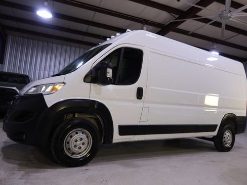 Used 2023 RAM ProMaster 2500 w/ Driver Convenience Group image 1