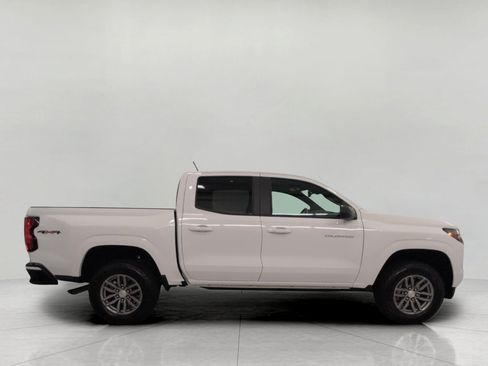 Certified 2024 Chevrolet Colorado LT w/ LT Convenience Package II AWD/4WD image 11