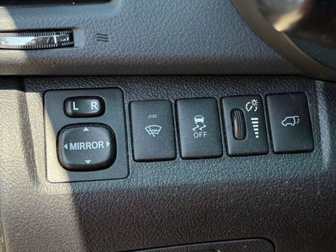 Used 2013 Toyota Highlander Limited FWD image 21