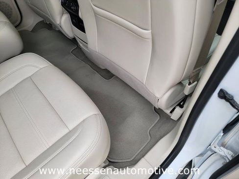 Used 2023 GMC Acadia Denali AWD/4WD image 11