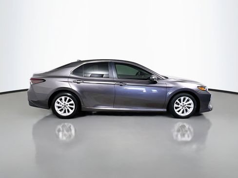 Used 2021 Toyota Camry LE FWD image 3