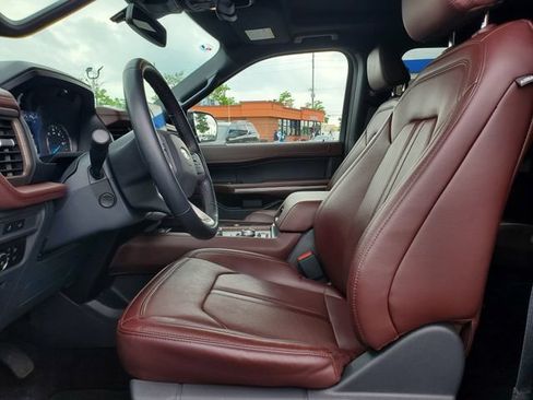 Used 2023 Ford Expedition Max Limited AWD/4WD image 5