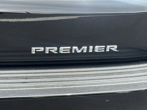 Used 2023 Chevrolet Tahoe Premier AWD/4WD image 13