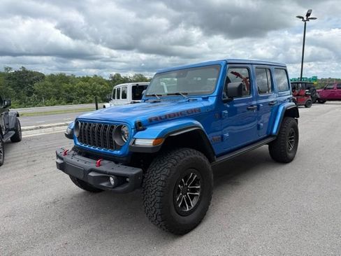 Used 2025 Jeep Wrangler Unlimited Rubicon AWD/4WD image 7