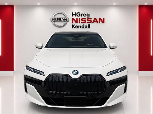 Used 2026 BMW 760i xDrive w/ Premium Package AWD/4WD image 5