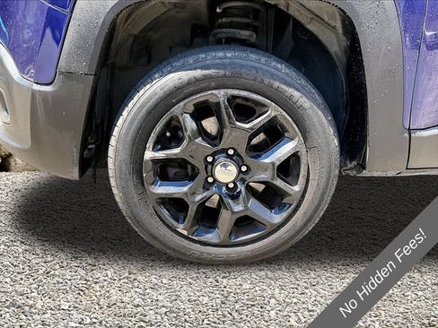 Used 2016 Jeep Renegade Latitude AWD/4WD image 9