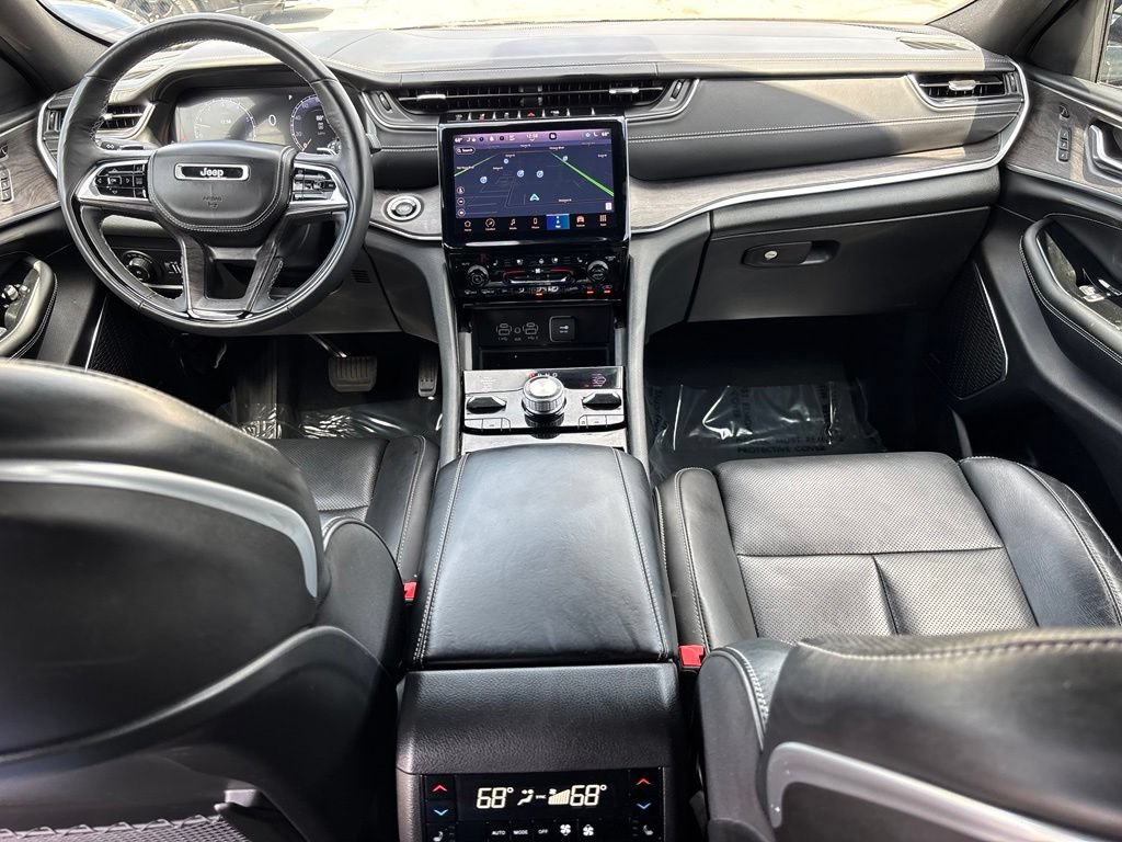 Used 2023 Jeep Grand Cherokee Overland w/ Adv Protech Group III AWD/4WD image 11