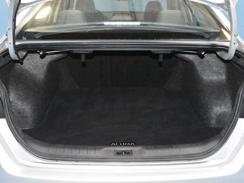 Used 2024 Nissan Altima 2.5 SV FWD image 30
