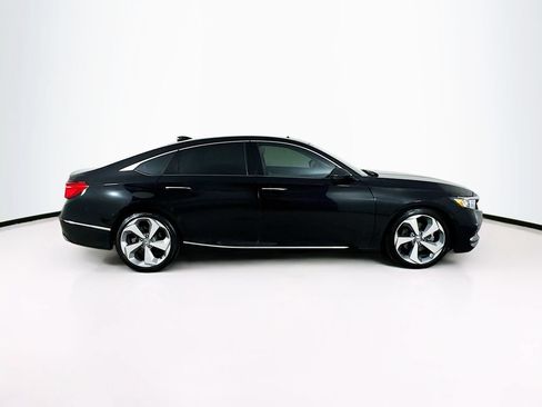 Used 2018 Honda Accord Touring image 8