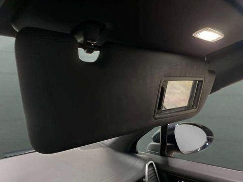 Used 2019 Porsche Cayenne w/ Premium Package image 63