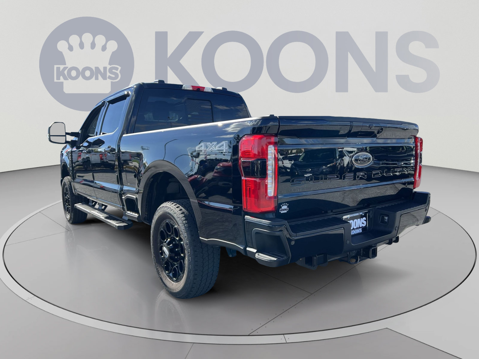 Used 2025 Ford F250 Lariat w/ Black Appearance Package AWD/4WD image 4
