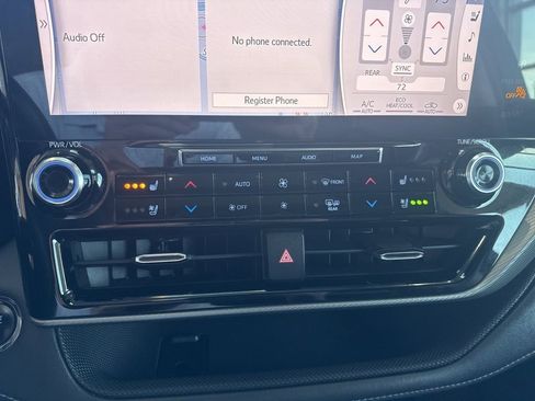 Used 2022 Toyota Highlander Platinum AWD/4WD image 25