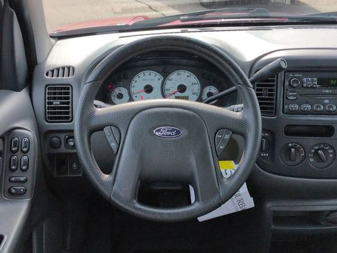 Used 2004 Ford Escape XLS image 22