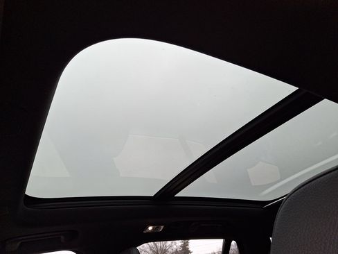 Used 2018 Volvo XC90 T6 Momentum w/ Convenience Package image 21