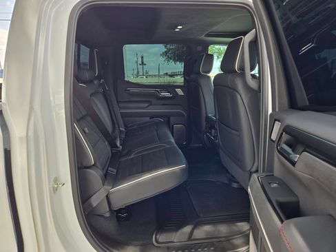 Certified 2024 GMC Sierra 1500 AT4X AWD/4WD image 23