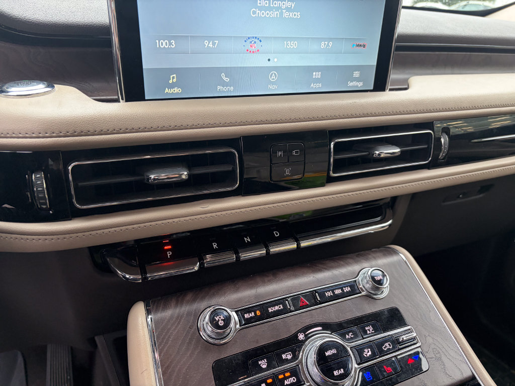 Used 2023 Lincoln Aviator Grand Touring w/ Equipment Group 301A AWD/4WD image 22