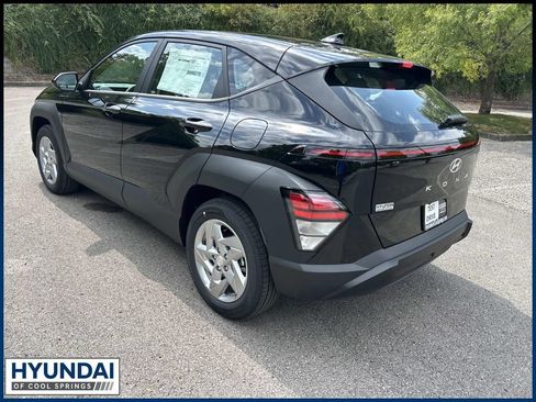 New 2027 Hyundai Kona SE FWD image 5
