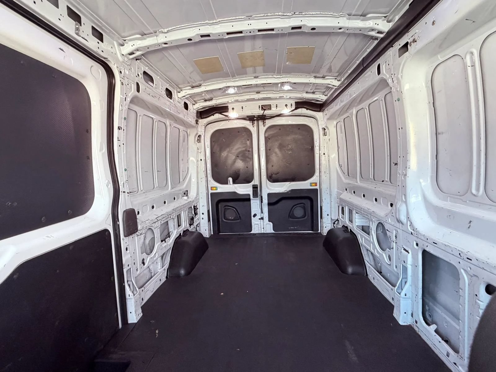Used 2020 Ford Transit 250 Medium Roof w/ Load Area Protection Package RWD image 14