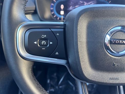 Certified 2025 Volvo XC40 B5 Plus image 11